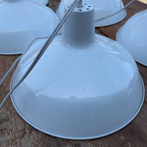 Metal industrial hanging light, Image 2.