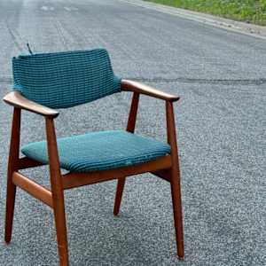 Danish chair by  ERIK KIRKEGAARD, Image 1.