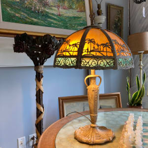 Bent panel stained glass table lamp 