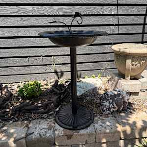 metal bird bath, Image 2.
