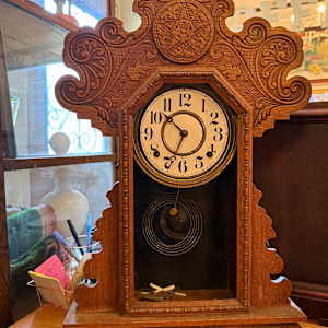 Ingraham "Urania" Gingerbread Victorian kitchen clock, Image 3.