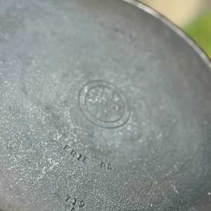 719A Griswold cast iron pan #12 