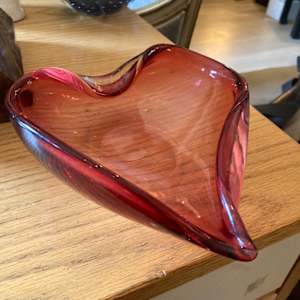 Murano heart shaped art glass bowl, Image 1.