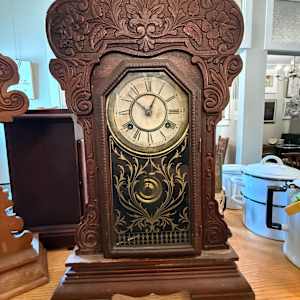 Waterbury  Gingerbread Victorian kitchen clock, Image 3.