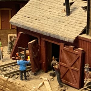 HO gauge train repair building 