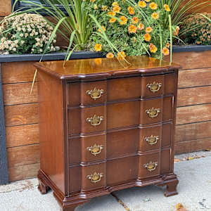 Mahogany small chest 