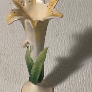 Lefton flower vase 