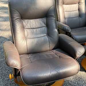 Bench master recliner and ottoman, Image 2.