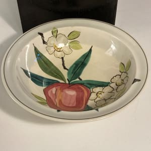 Red Wing apple motif 9" serving bowl 