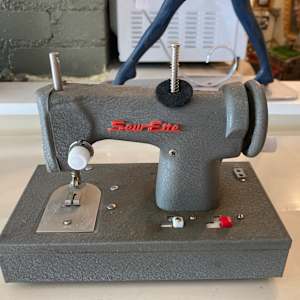 Sew ette toy sewing machine 