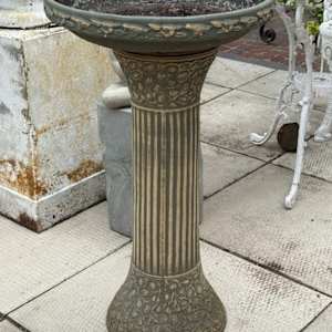Red Wing 2 piece brush ware bird bath 