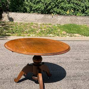 Early American round pedestal table 