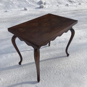 Parquet flip top accent game table 