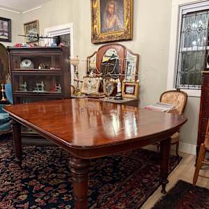 Dining room table 