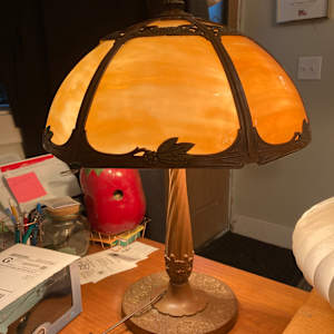 Bent panel slag glass table lamp 