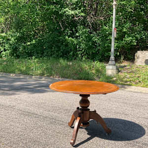 Early American round pedestal table 