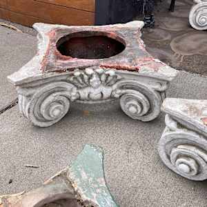 Terra cotta column top 