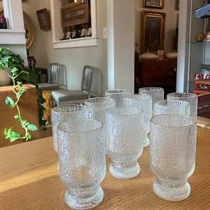 set of 10 Jeannette Finlandia tall glasses 