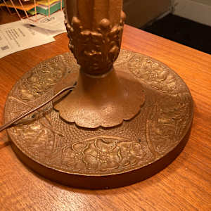 Bent panel slag glass table lamp 