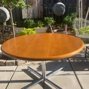 Round oak chrome base table 