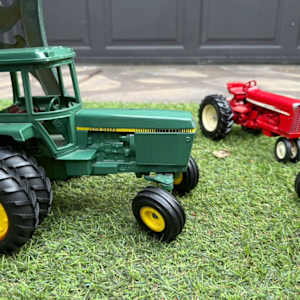 John Deere toy tractor 