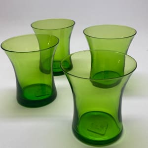 Set of 4 emerald green modern tumblers 