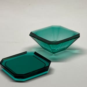 Emerald green Art Deco hand cut polished covered ring dish 