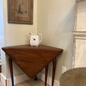 Kittinger Queen Anne corner drop leaf table 