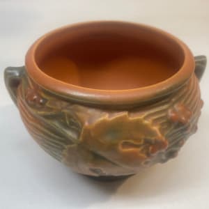 Roseville Bushberry pottery vase 