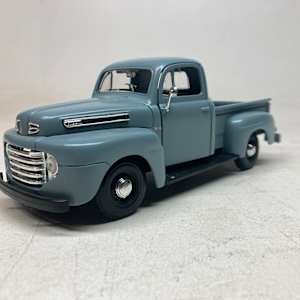 Die cast pick up truck 