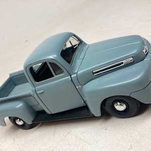 Die cast pick up truck 