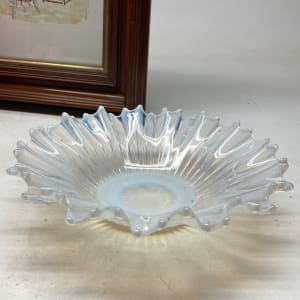 Art glass wavy white bowl