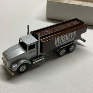 WINROSS Hershey semi truck