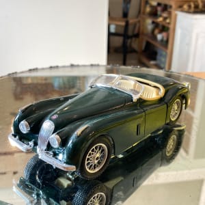 Die cast vintage Jaguar 