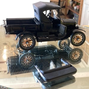 Die cast vintage 1925 Ford Pick up toy 