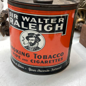 Sir Walter Raleigh tobacco tin