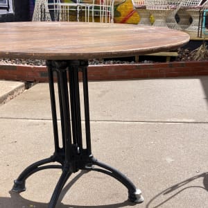 Cast aluminum outdoor pedestal 