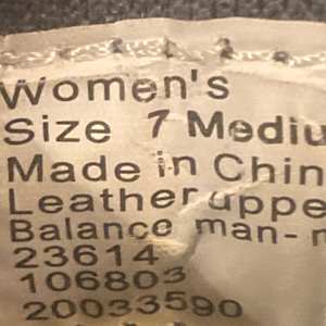 Womens Duluth trading Size 7 suede boot 