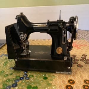 1935 Singer sewing machine portable 