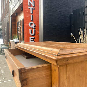 Primitive early American 4 drawer chest 