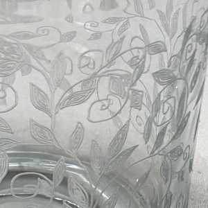Etched decanter and 5 glasses 