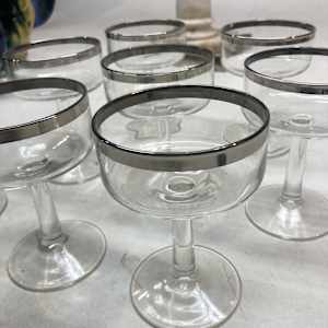 Mid century 8 champaign glasses 