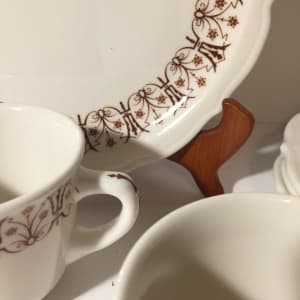 set of 4 diner plates and mugs 