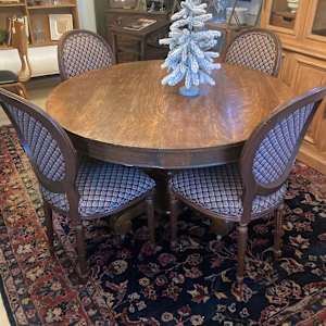 Pair of upholstered chairs 