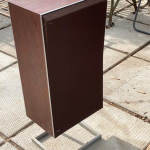 Bang and Olefson  S75 Beovox speakers with stands 