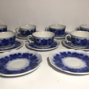 Swedish  Percy Vinranka Flow Blue large cups and saucers 