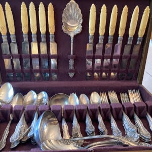Set of 12 Meriden Cultlery bone handled Art Deco knives with sterling band 