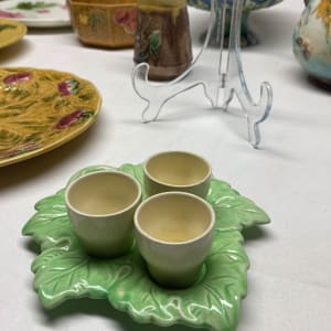 Leaf Majolica plate with small white cups 