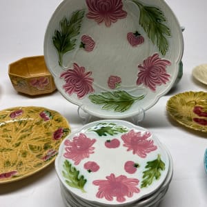 Large pink and white Majolica plate 