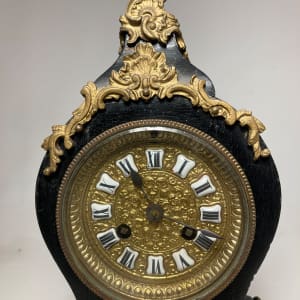 Ornate shelf clock 